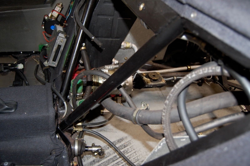 Illustration for article titled Tearing Down The Engine Of A Ferrari F40